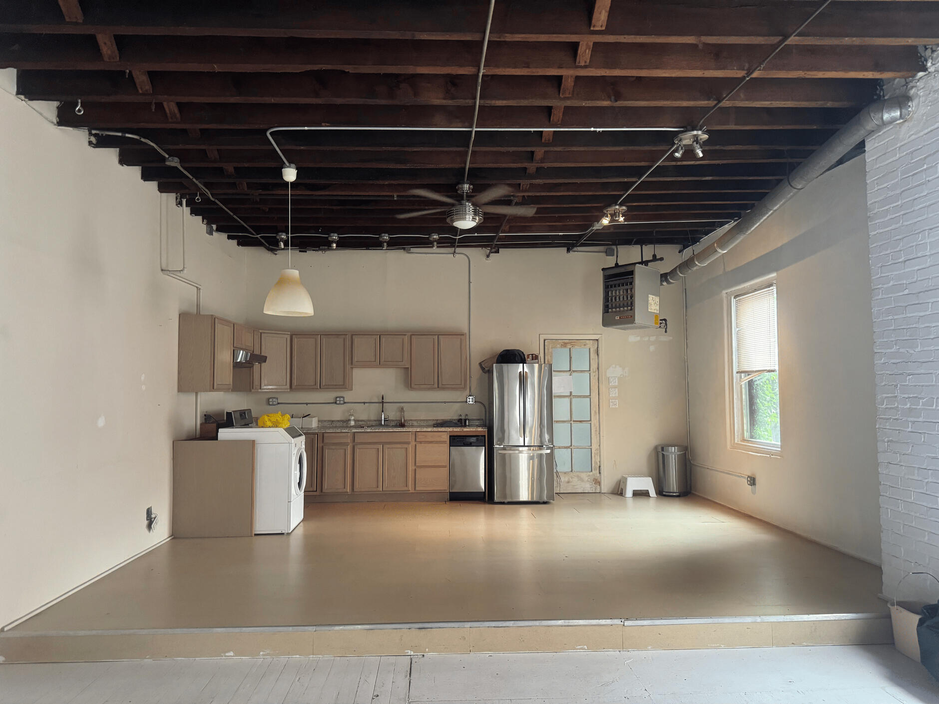 Floors Cleaned at 2,000 Sq Ft Office in Brooklyn AFTER