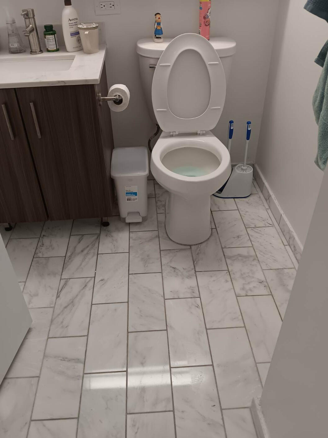 Bathroom AFTER cleaning at an apartment in Hell&#39;s Kitchen